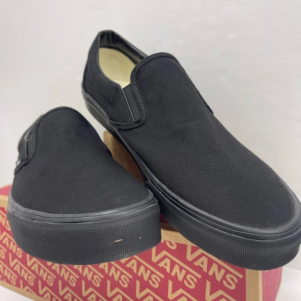 Vans Men's Classic Black Slip-On Sneakers
Black/Black
VN000EYEBKA - Picture 12 of 16